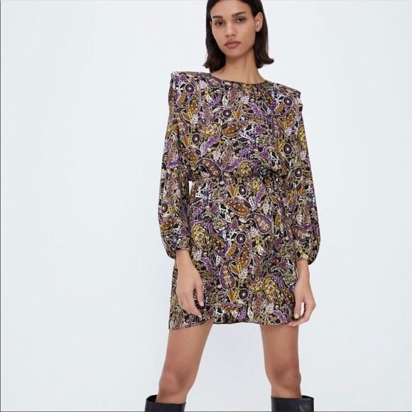 Zara Dresses & Skirts - Zara paisley printed shoulder pad dress